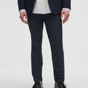 ABC Slim-Fit Trouser 32L Stretch
Cotton VersaTwill - Navy